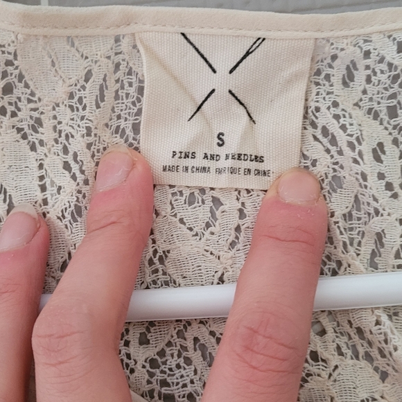 Pins and needles off white blouse. Side small. - Picture 3 of 5